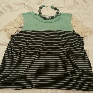 Unique Tshirt with Lace Sleeves!